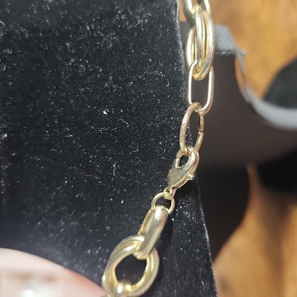 Golden Chain Necklace - Picture 2 of 3